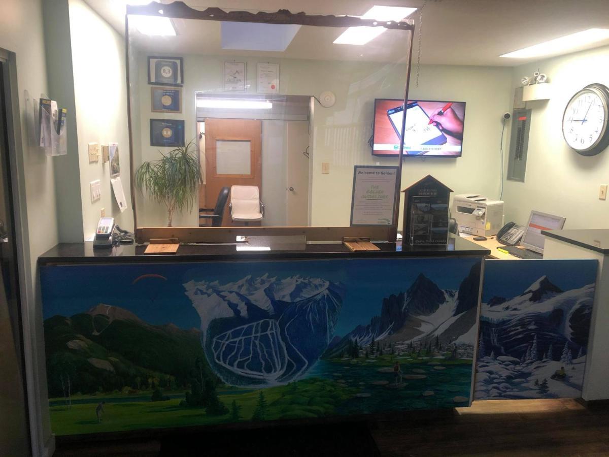 Selkirk Inn Golden Εξωτερικό φωτογραφία