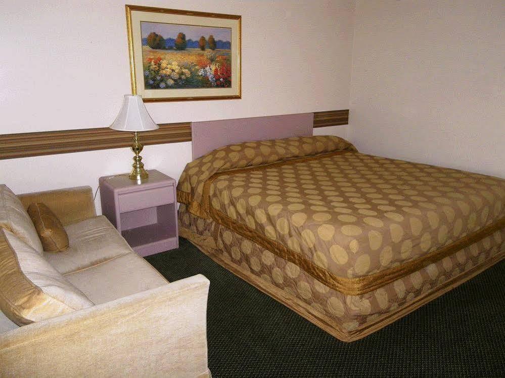 Selkirk Inn Golden Εξωτερικό φωτογραφία