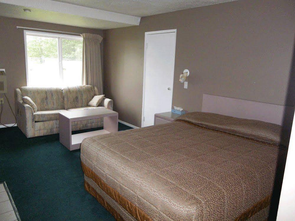 Selkirk Inn Golden Εξωτερικό φωτογραφία