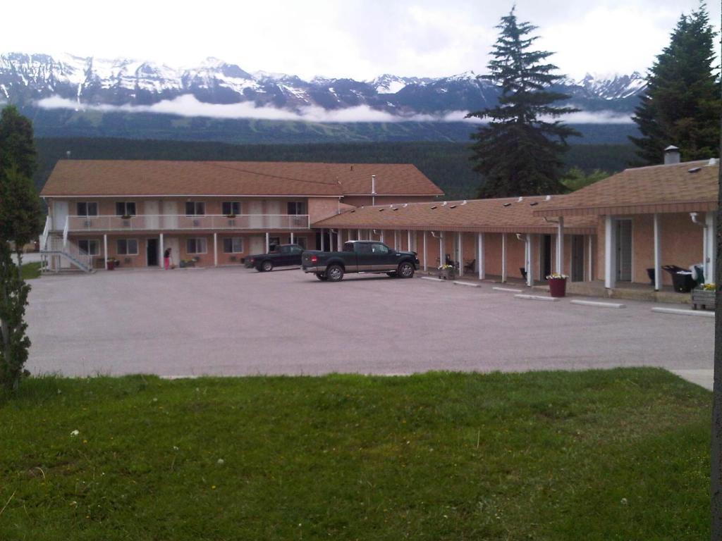 Selkirk Inn Golden Εξωτερικό φωτογραφία