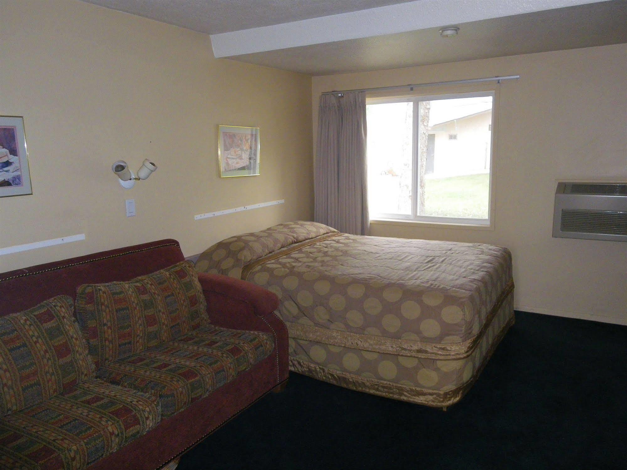 Selkirk Inn Golden Εξωτερικό φωτογραφία