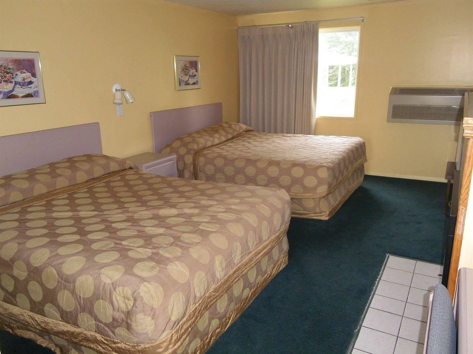 Selkirk Inn Golden Εξωτερικό φωτογραφία