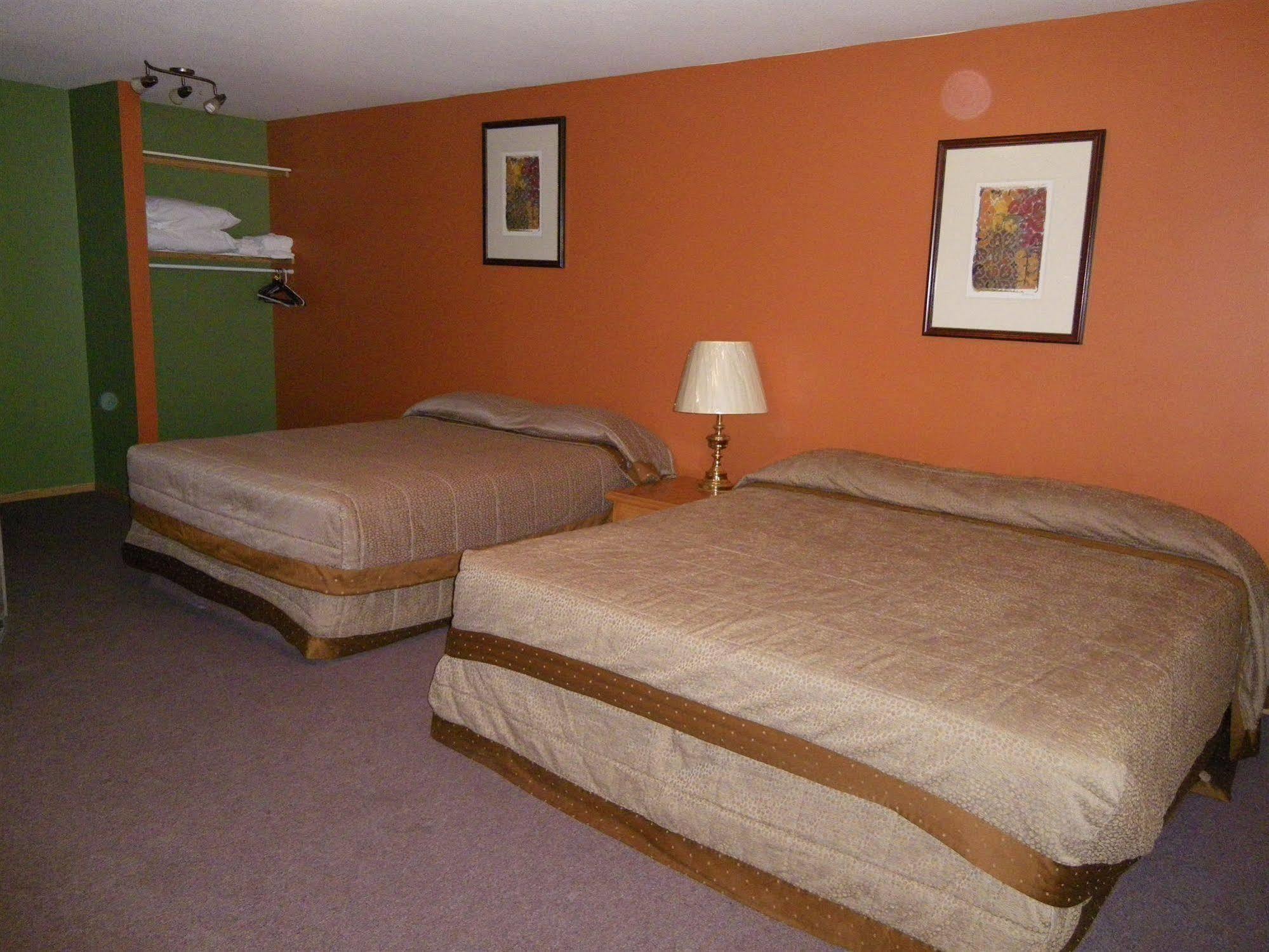 Selkirk Inn Golden Εξωτερικό φωτογραφία